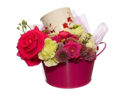 Cos cadou cu flori si cana ceai Cherry blossoms Cup and Flowers